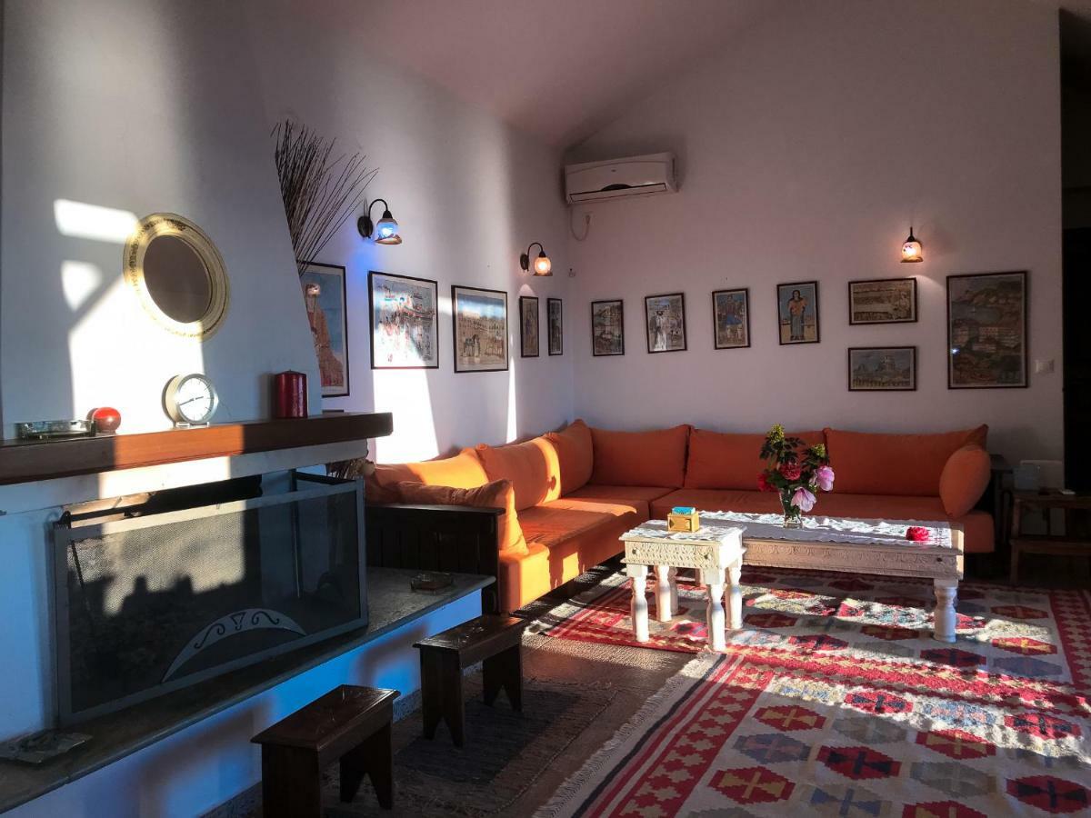 House Of The Rising Sun Villa โคเรฟตอน ภายนอก รูปภาพ