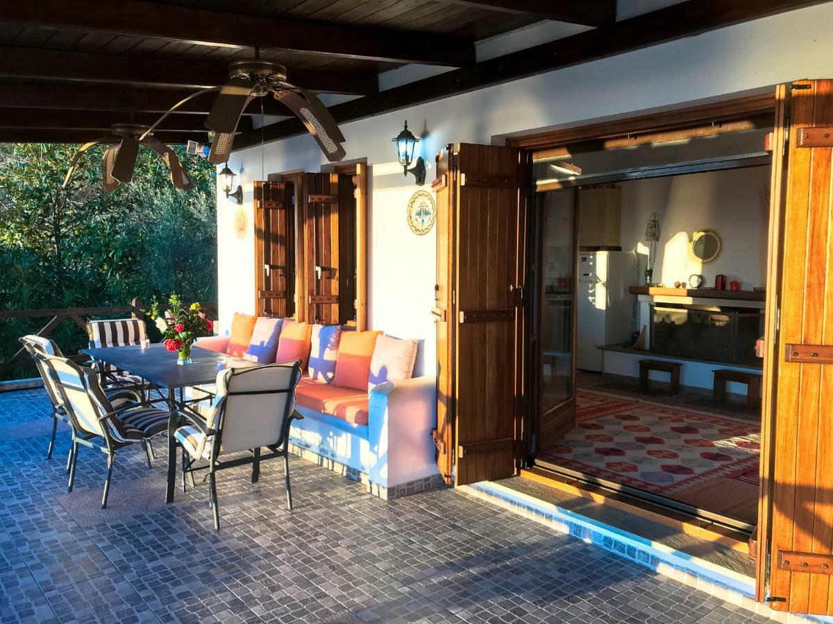 House Of The Rising Sun Villa โคเรฟตอน ภายนอก รูปภาพ