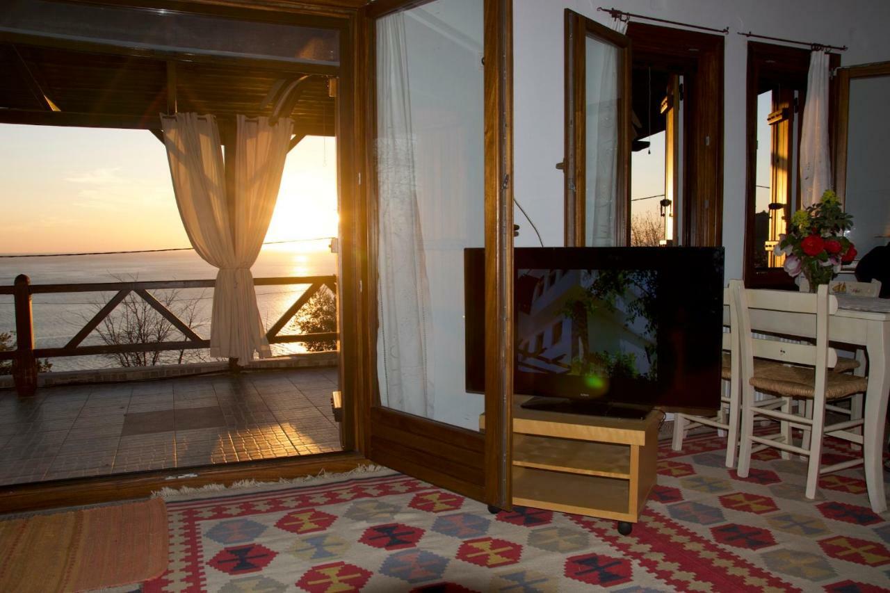 House Of The Rising Sun Villa โคเรฟตอน ภายนอก รูปภาพ